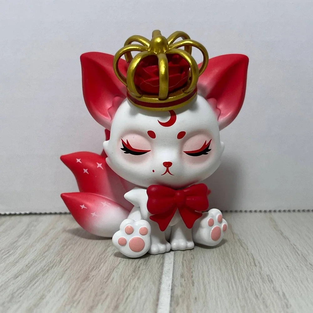 Mianlingqi Studios Baby Fox Series Lolita 6-Tailed Figure Red White Queen Crown